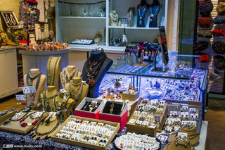 64條璀璨靈感 珠寶首飾零售店短信宣傳廣告語(yǔ)精選集